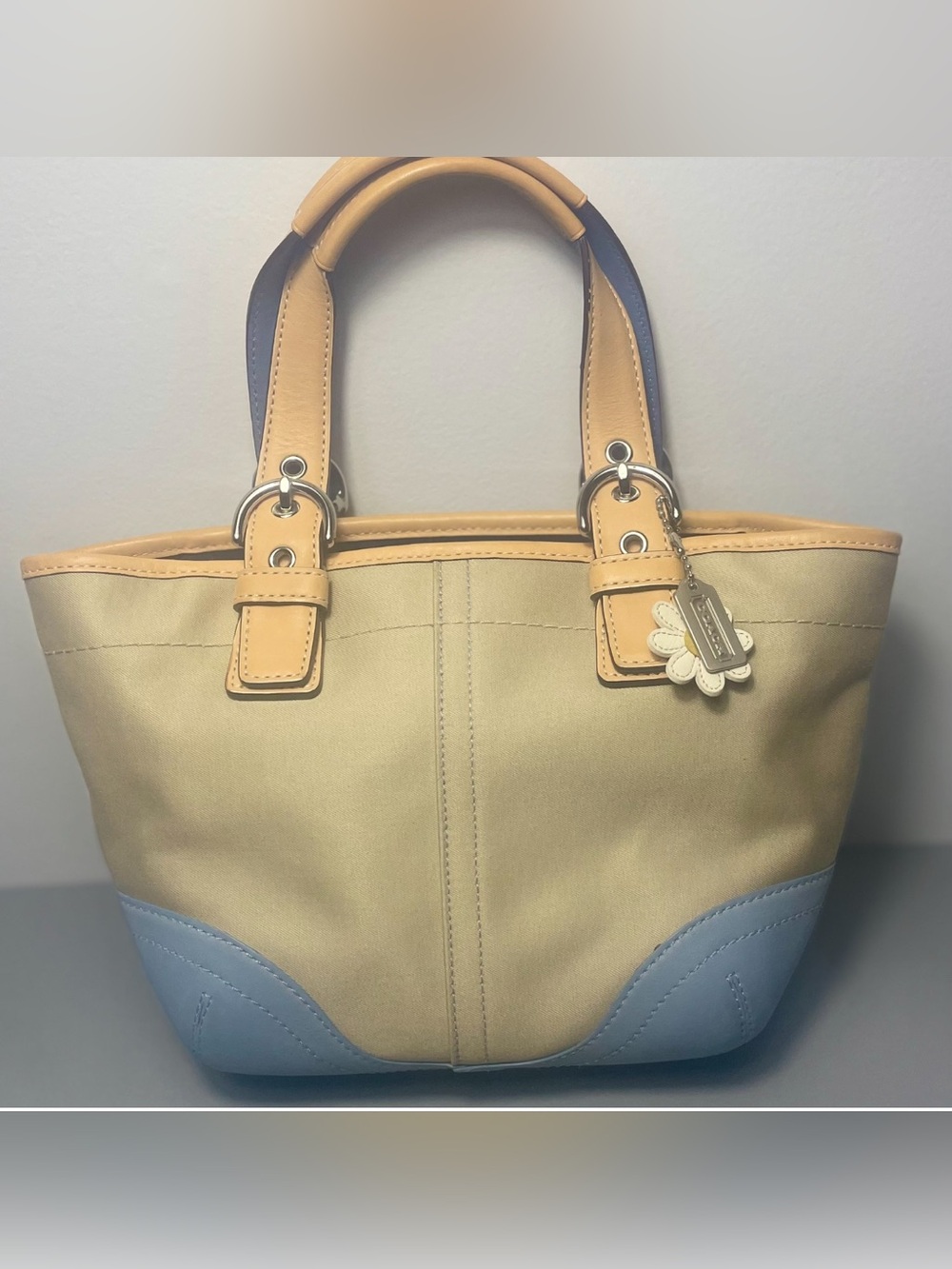 COACH Vintage Soho Hampton Mini Daisy Tote w/COA